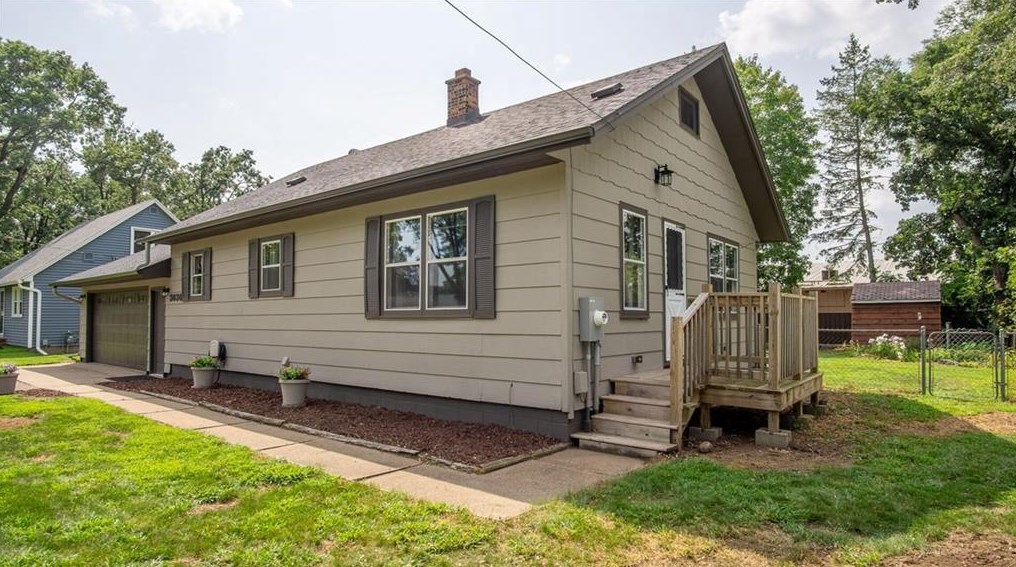 3030 Wedgewood Ave, Eau Claire, WI 54703