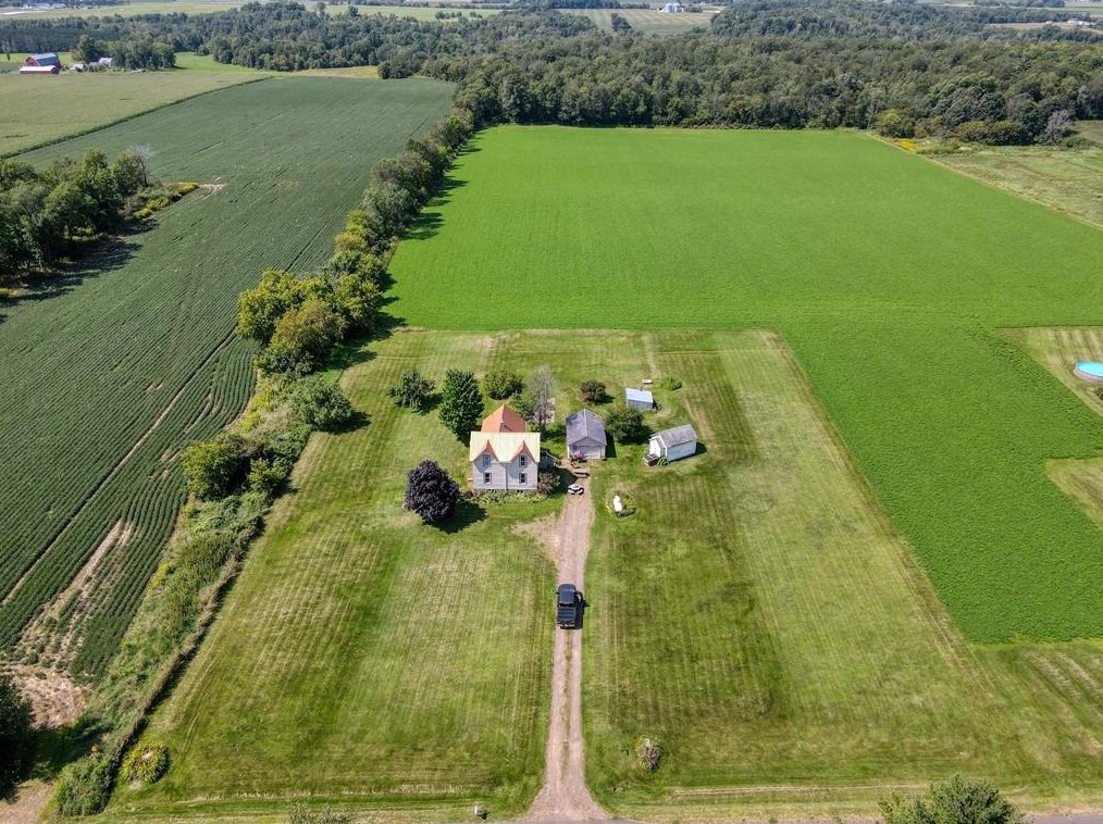 1128 10 1/2 St, Poskin, WI 54812