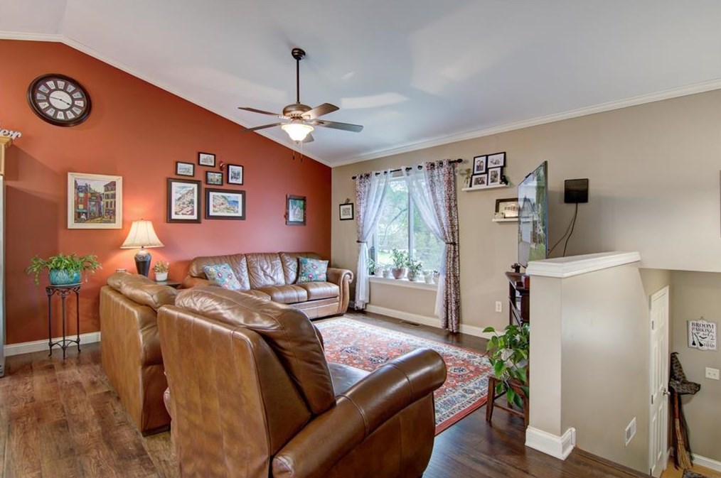 4576 Books Dr, Eau Claire, WI 54703