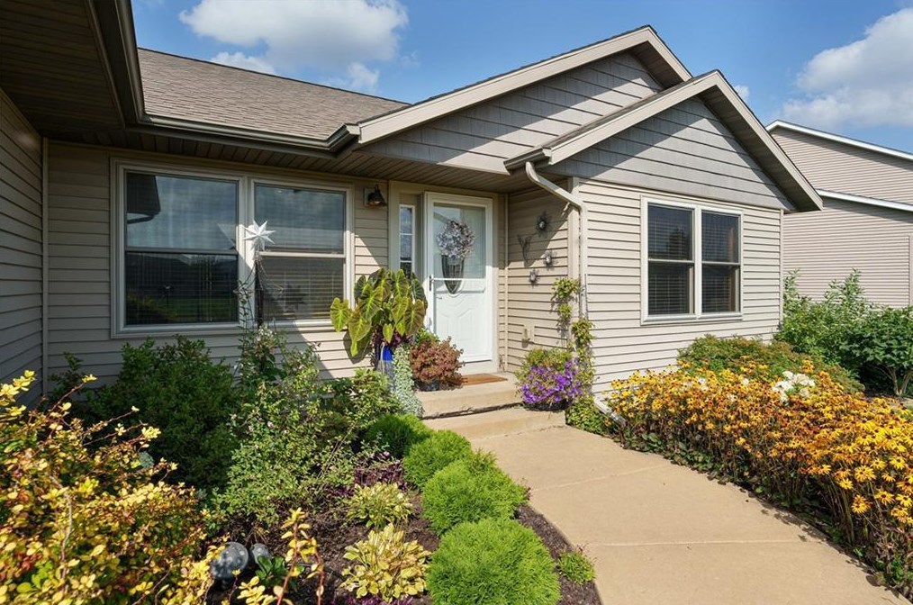 3344 Sanford Lane, Eau Claire, WI 54703