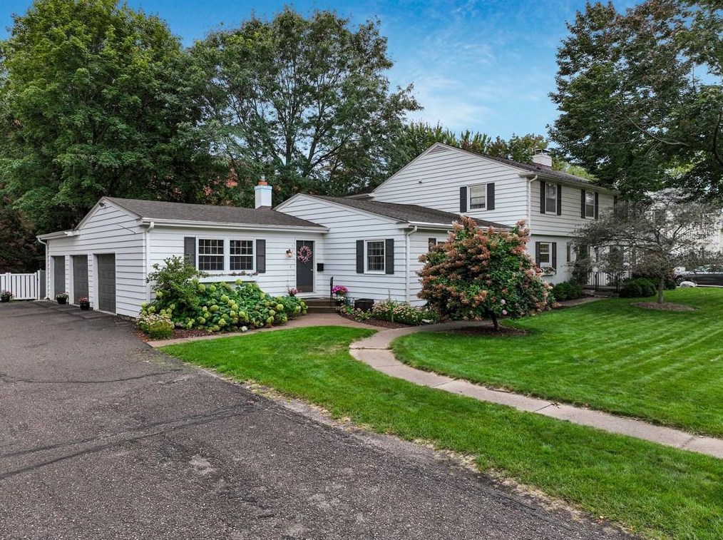 121 Park Pl, Eau Claire, WI 54701