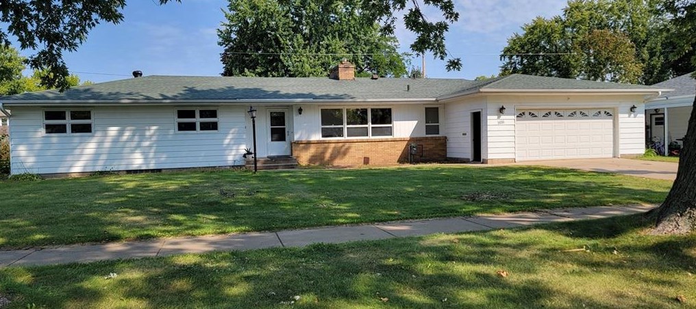 1616 Benton Ave, Eau Claire, WI 54701