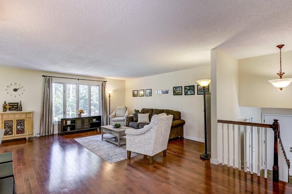 3110 Davis Dr, Eau Claire, WI 54701