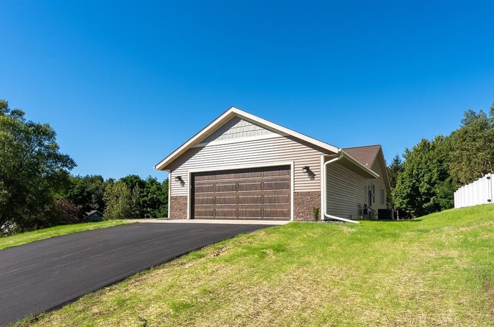 2528 Waller St, Eau Claire, WI 54703