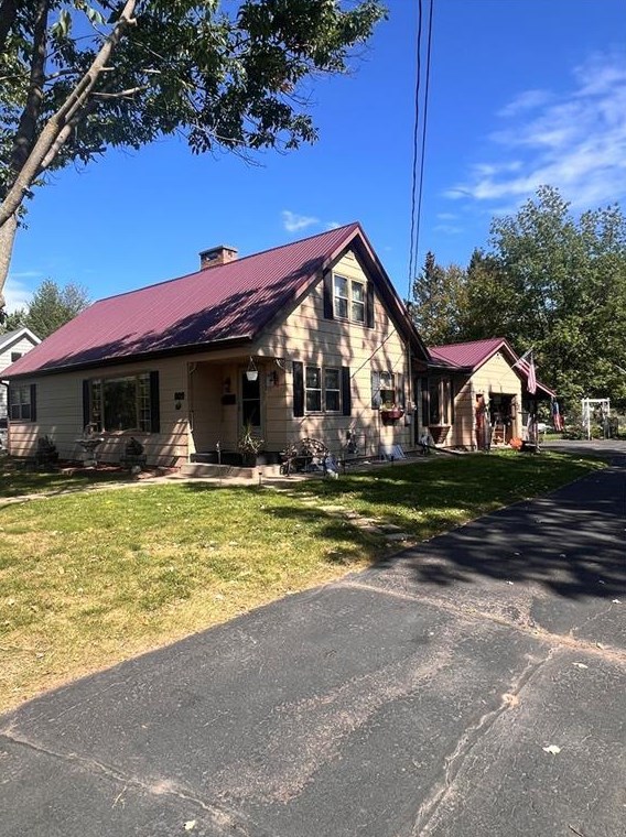 809 E 4th St, Ladysmith, WI 54848