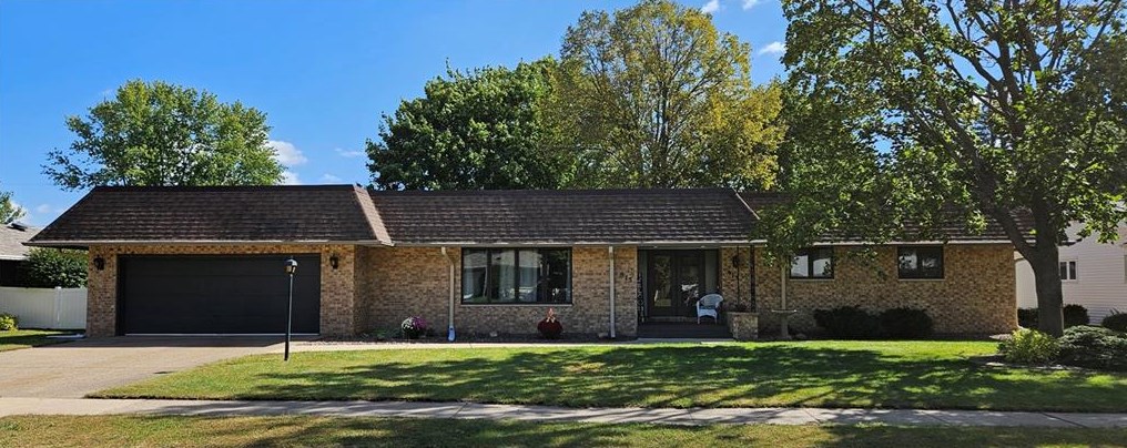 913 Bradley Ave, Eau Claire, WI 54701