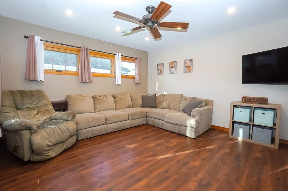 540 S Main St, Eau Claire, WI 54729