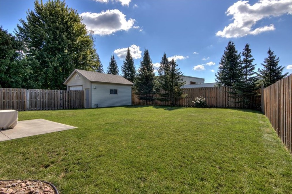 3711 Sundet Rd, Eau Claire, WI 54703