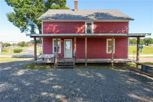 693 E Main St, Mondovi, WI 54755 - Photo 36