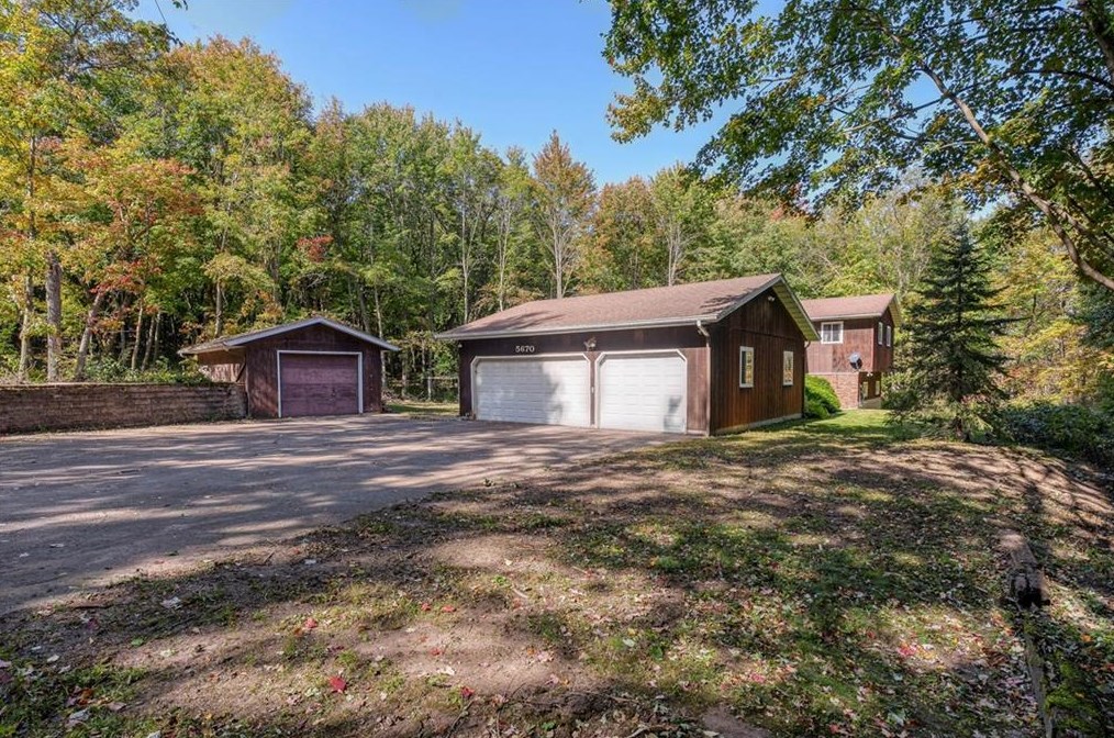 5670 Ridgedale Ct, Eau Claire, WI 54701
