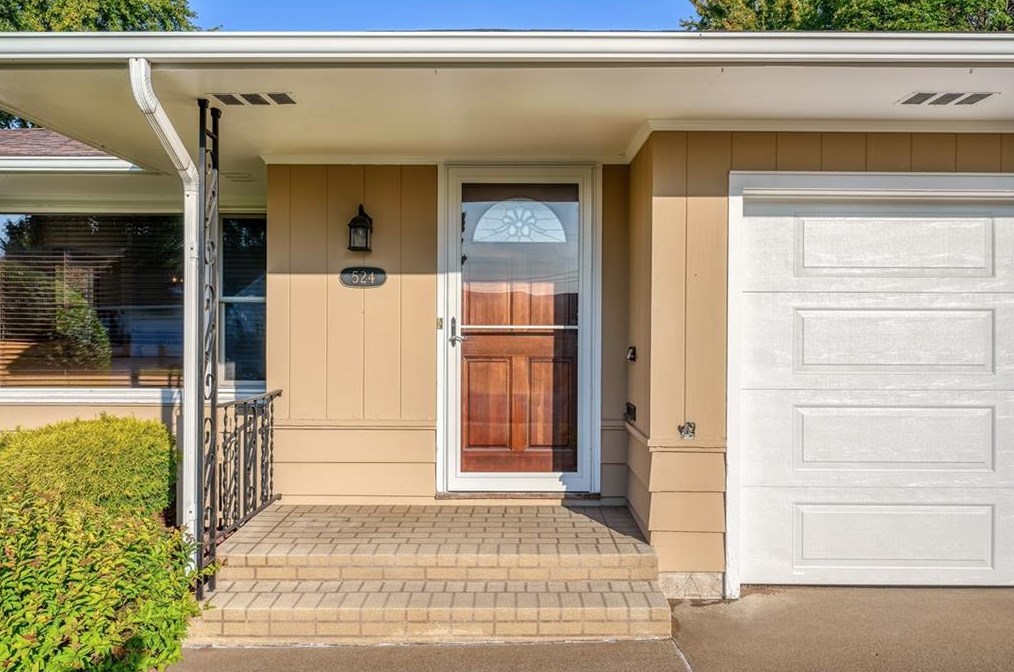 524 E Macarthur Ave, Eau Claire, WI 54701