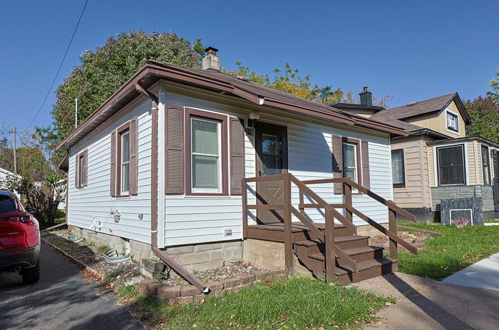 216 W 3rd St, Ladysmith, WI 54848