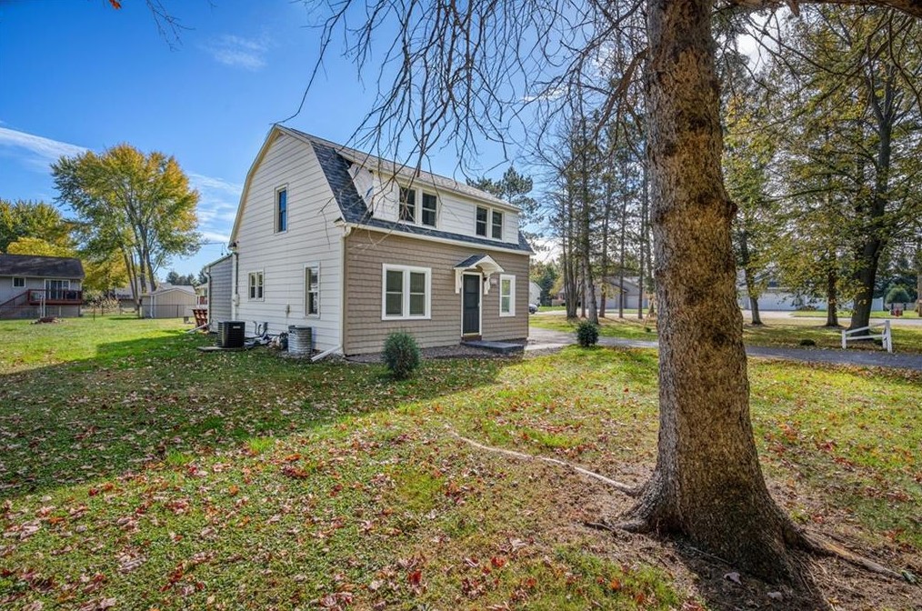 2515 33rd St, Eau Claire, WI 54703