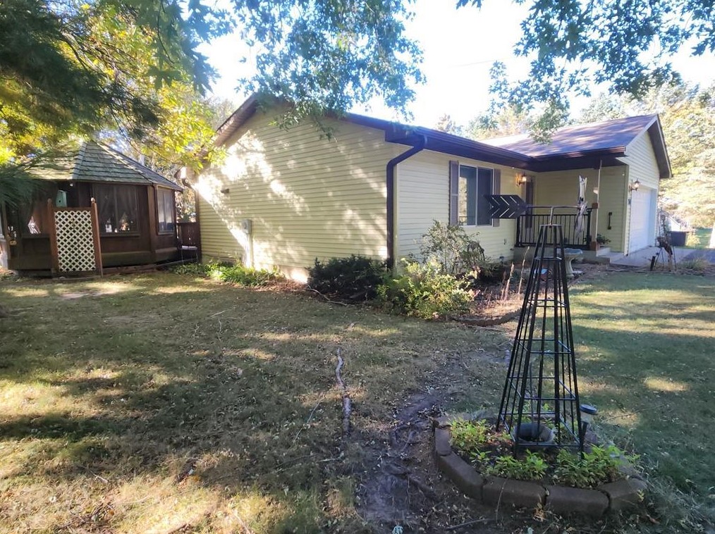 310 South St, Deer Park, WI 54007