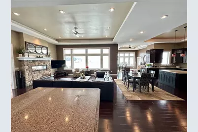 1747 E Drinkman Lane, Eau Claire, WI 54701 - Photo 8