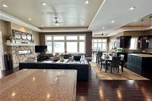 1747 E Drinkman Ln, Eau Claire, WI 54701 - Photo 8