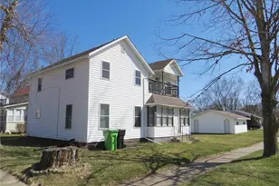 201 E School Street #1&amp 2, Thorp, WI 54771 - Photo 4