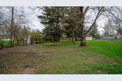 1413 E Clairemont Avenue, Eau Claire, WI 54701 - Photo 4