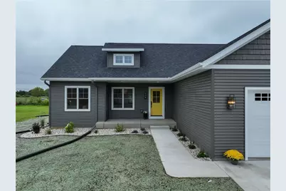 924 Bluffview Circle, Chippewa Falls, WI 54729 - Photo 2