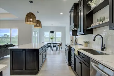 924 Bluffview Circle, Chippewa Falls, WI 54729 - Photo 8