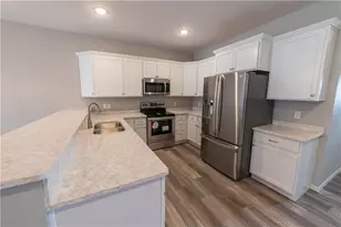 1364 Cypress Ct, Altoona, WI 54720 - Photo 4