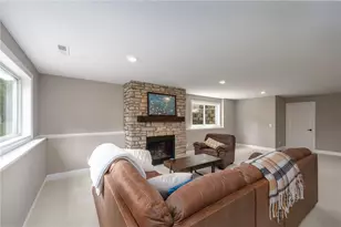 637 Maple Ct, New Richmond, WI 54017 - Photo 8