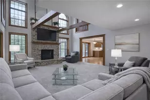 3920 Woodcrest Ct, Eau Claire, WI 54701 - Photo 4