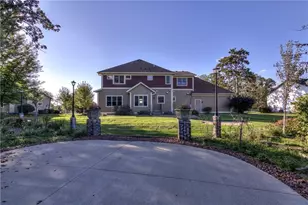 907 Sandalwood Dr, Altoona, WI 54720 - Photo 44