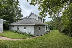 126 W Cedar St, Chippewa Falls, WI 54729 - Photo 2