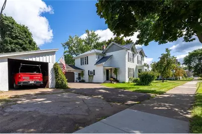 334 W Grand Avenue, Chippewa Falls, WI 54729 - Photo 4