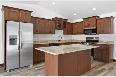 1806 Dorret Road, Eau Claire, WI 54703 - Photo 4