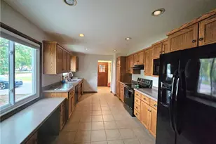 532 Macomber St, Chippewa Falls, WI 54729 - Photo 4