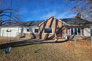 532 Macomber St, Chippewa Falls, WI 54729 - Photo 2