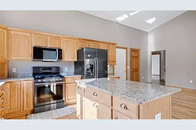 1811 W Ridge Court, Eau Claire, WI 54703 - Photo 16