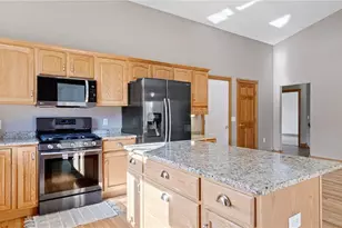 1811 W Ridge Ct, Eau Claire, WI 54703 - Photo 16