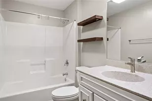 1811 W Ridge Ct, Eau Claire, WI 54703 - Photo 32