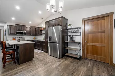 1337 Juniper Place, Eau Claire, WI 54703 - Photo 4