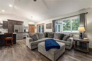 1337 Juniper Pl, Eau Claire, WI 54703 - Photo 8