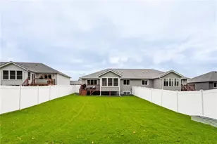 1337 Juniper Pl, Eau Claire, WI 54703 - Photo 2