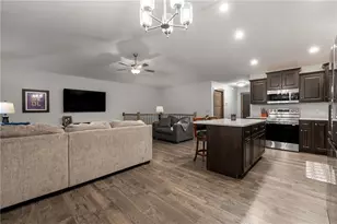 1337 Juniper Pl, Eau Claire, WI 54703 - Photo 6