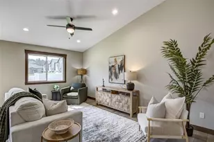702 Sequoia Dr, Altoona, WI 54720 - Photo 12