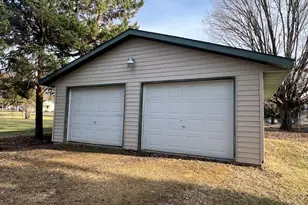 2202 S Broadway St, Menomonie, WI 54751 - Photo 36