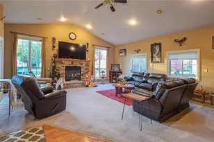 619 Rose St, Black River Falls, WI 54615 - Photo 8