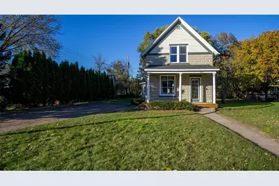 324 Mead Street, Eau Claire, WI 54703 - Photo 2