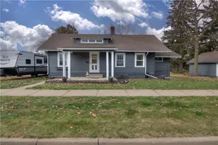 601 Park Ave, Stanley, WI 54768 - Photo 2