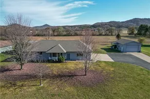 8536 Hanson Dr, Holmen, WI 54636 - Photo 32