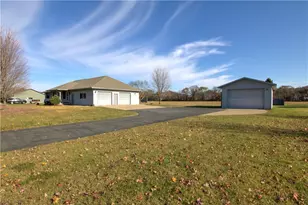 8536 Hanson Dr, Holmen, WI 54636 - Photo 38