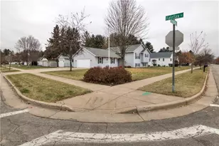 2231 Meadow Ln, Eau Claire, WI 54701 - Photo 36