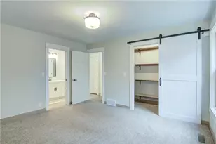 2231 Meadow Ln, Eau Claire, WI 54701 - Photo 10