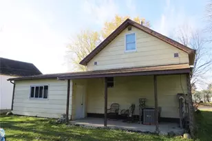 104 Clark St, Thorp, WI 54771 - Photo 4